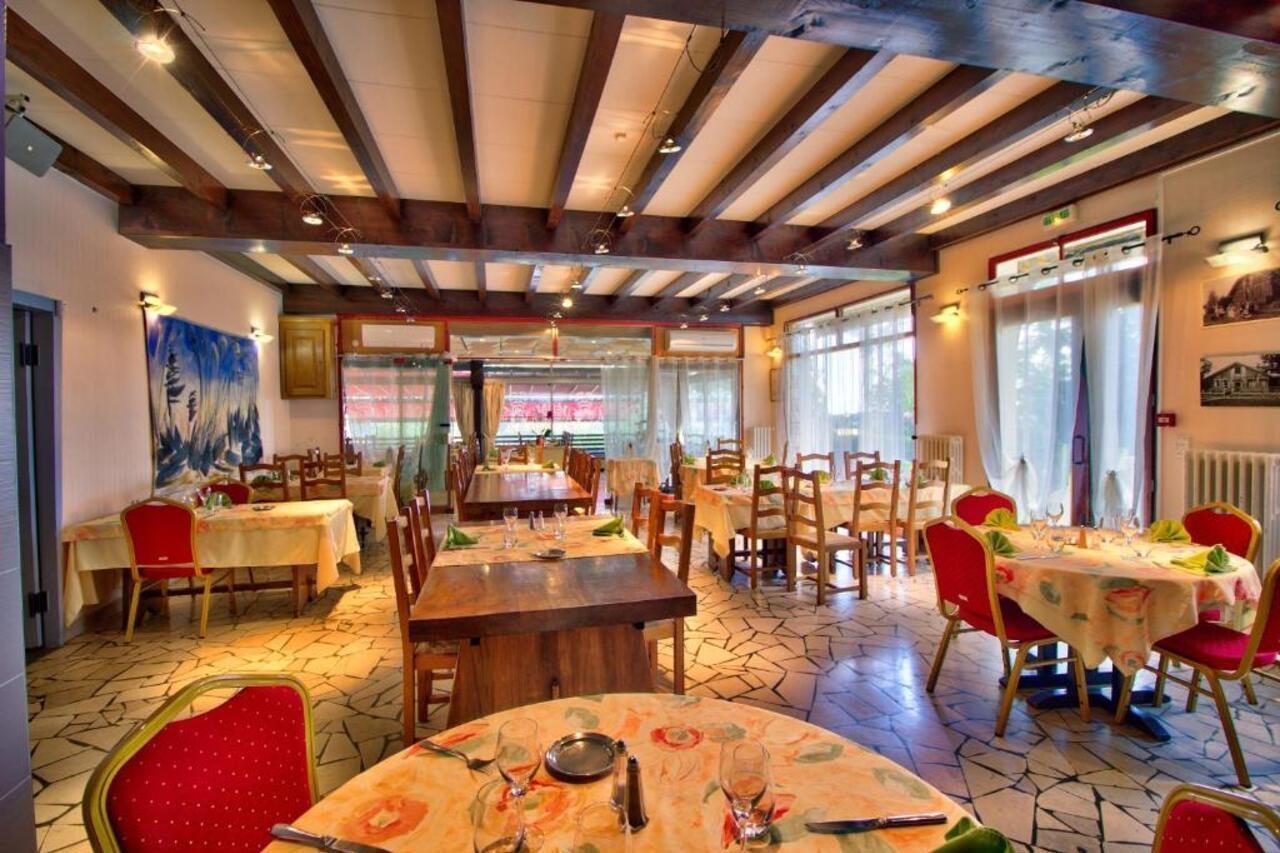Logis Hotel Restaurant Le Chalet Du Mont Roland Sampans Экстерьер фото