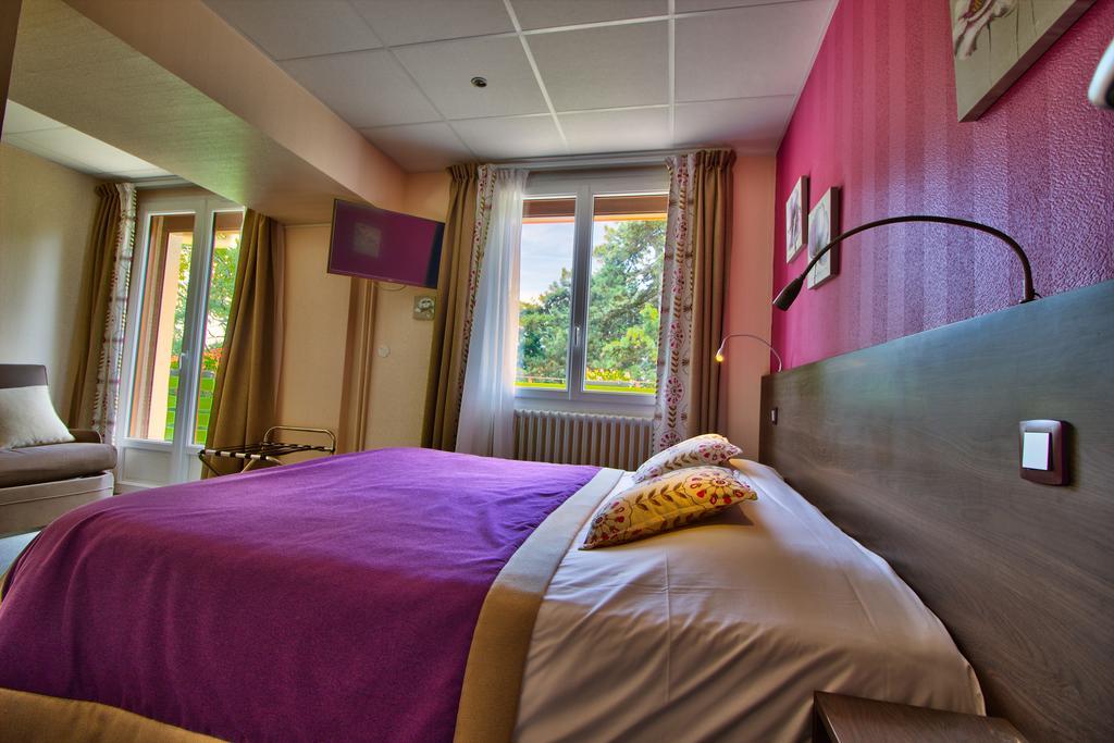 Logis Hotel Restaurant Le Chalet Du Mont Roland Sampans Экстерьер фото