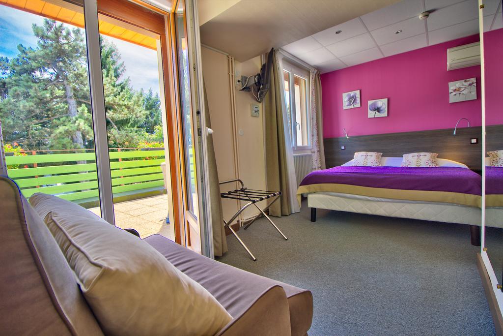 Logis Hotel Restaurant Le Chalet Du Mont Roland Sampans Экстерьер фото