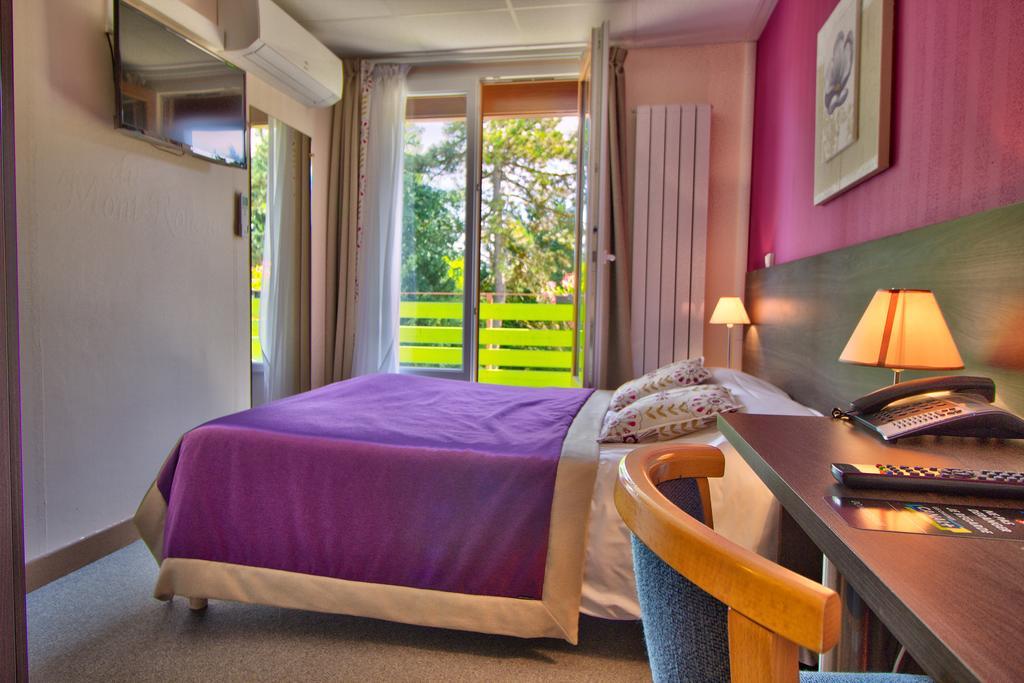 Logis Hotel Restaurant Le Chalet Du Mont Roland Sampans Экстерьер фото