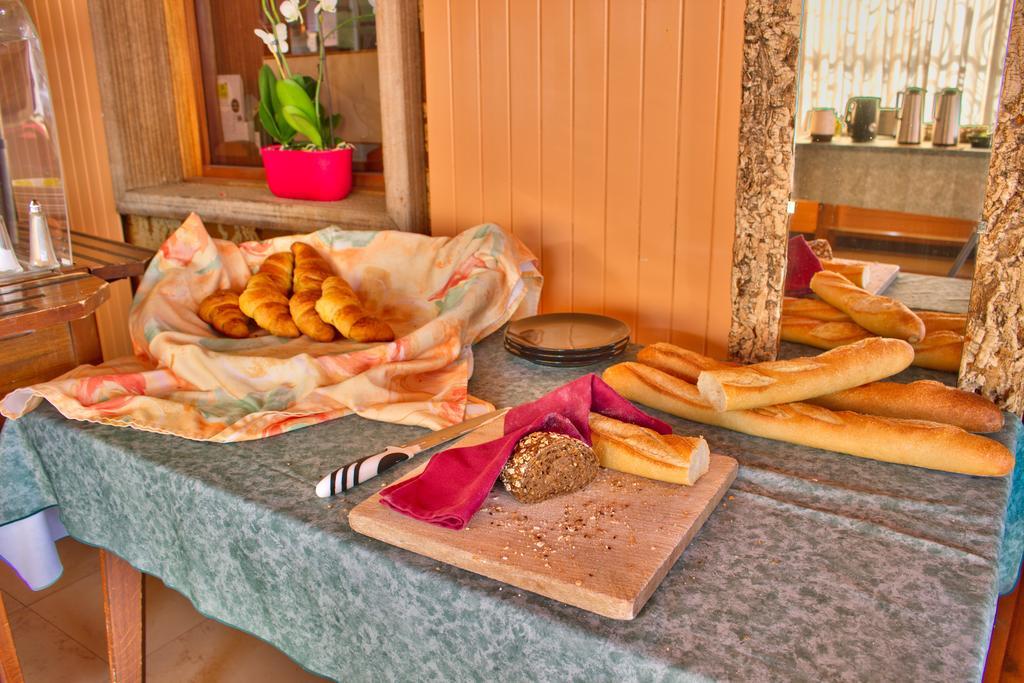 Logis Hotel Restaurant Le Chalet Du Mont Roland Sampans Экстерьер фото