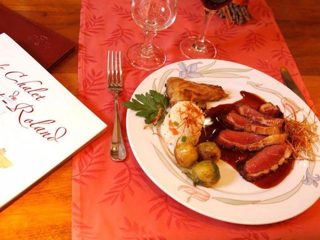 Logis Hotel Restaurant Le Chalet Du Mont Roland Sampans Экстерьер фото
