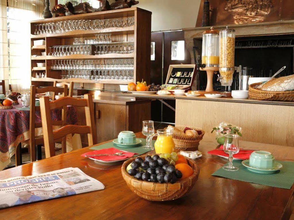 Logis Hotel Restaurant Le Chalet Du Mont Roland Sampans Экстерьер фото